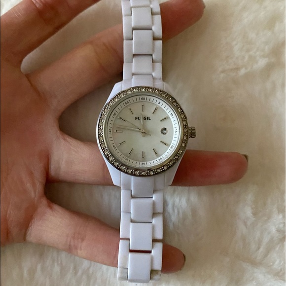 Fossil White Watch - fits small wrist - Picture 3 of 5